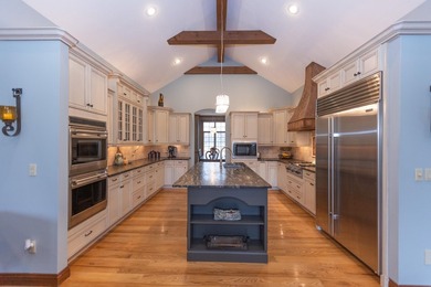 Set along the 16th fairway at Rivercut Golf Course, this