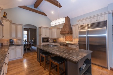 Set along the 16th fairway at Rivercut Golf Course, this