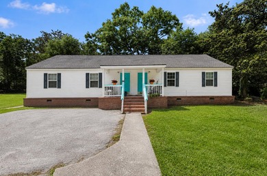 Investor opportunity in North Charleston! This well-maintained - photo 1