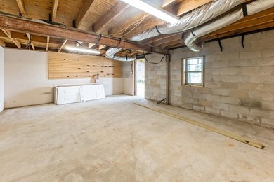 Completely Remodeled Lakefront Cottage on Beautiful Lake - photo 44