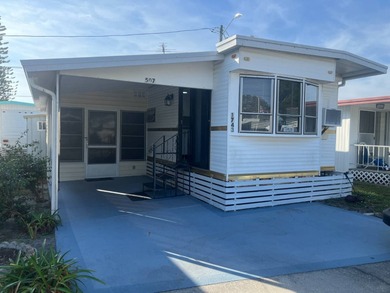 (private lake, pond, creek) Home For Sale in Holiday Florida