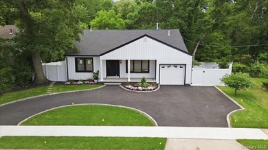 Welcome to 378 Lakeshore Boulevard, a spectacular fully - photo 6