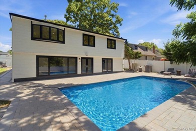Welcome to 378 Lakeshore Boulevard, a spectacular fully - photo 10