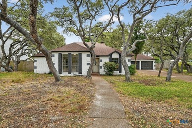 Welcome to 107 Cherry Hills Drive, located in the desirable - photo 3