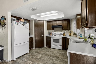 Welcome home to this charming 3-bedroom, 2-bath residence - photo 20