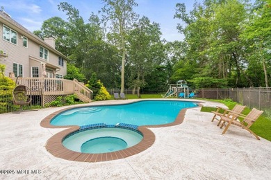 HEATED SALT WATER POOL, LARGE PRIVATE BACKYARD, FULLY FINISHED - photo 3