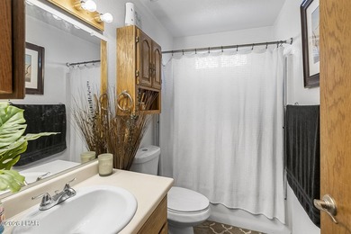 Welcome home to this charming 3-bedroom, 2-bath residence - photo 27