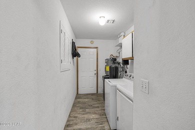 Welcome home to this charming 3-bedroom, 2-bath residence - photo 28