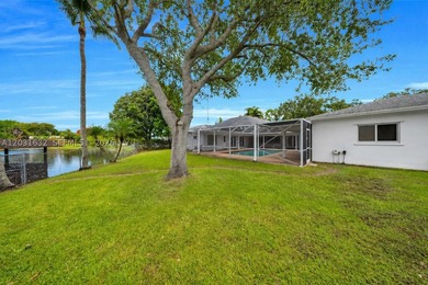 Discover Lake Front living in the prestigious Jacaranda Country - photo 36