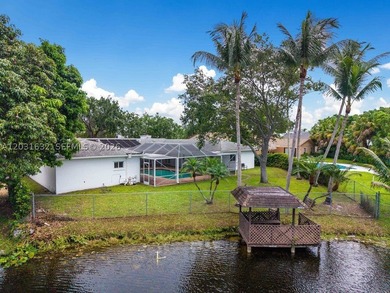 Discover Lake Front living in the prestigious Jacaranda Country - photo 37