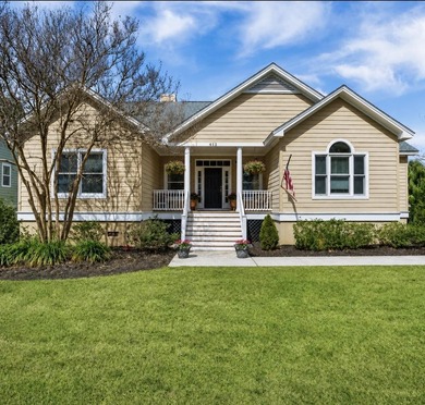 Welcome to this beautiful custom-built home that has been - photo 1