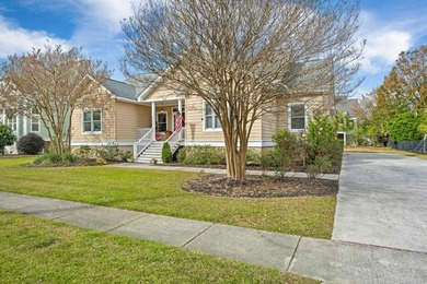 Welcome to this beautiful custom-built home that has been - photo 2