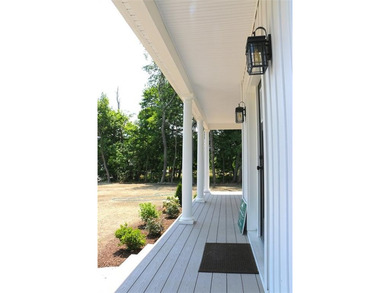Recently completed new quality built and designed colonial home - photo 3