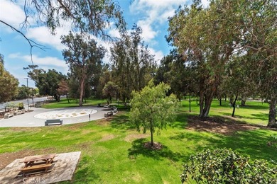 Extraordinary custom estate offering 5,316 sq. ft. of elegant - photo 27