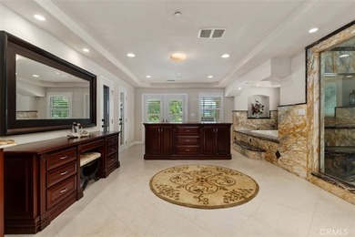 Extraordinary custom estate offering 5,316 sq. ft. of elegant - photo 35