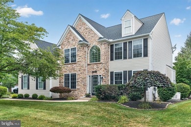 Beautifully maintained 4-Bedroom home on close to a half acre - photo 1