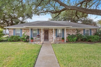 Lake Waco Home For Sale in Woodway Texas