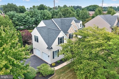 Beautifully maintained 4-Bedroom home on close to a half acre - photo 2