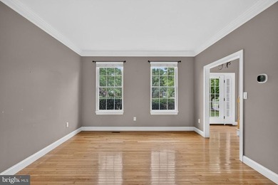 Beautifully maintained 4-Bedroom home on close to a half acre - photo 7