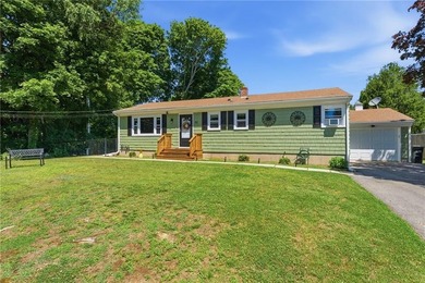One level living at its best in this 3 bedroom 2 bath ranch - photo 4
