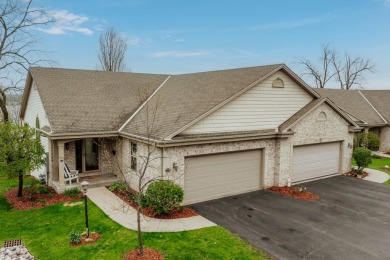 Lake Condo For Sale in Pewaukee, Wisconsin