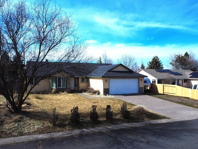 Upper Klamath Lake Home For Sale in Klamath Falls Oregon