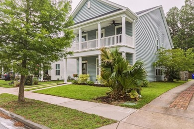 Nestled right in the heart of a high-energy, lively neighborhood - photo 2