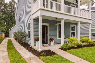 Nestled right in the heart of a high-energy, lively neighborhood - photo 3