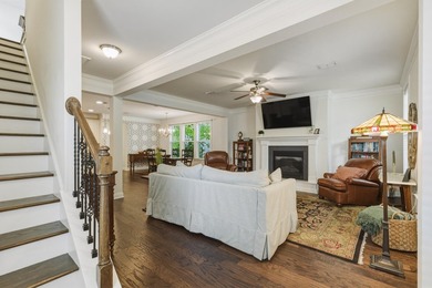 Nestled right in the heart of a high-energy, lively neighborhood - photo 5