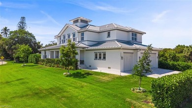 Located on a prominent corner lot just one mile from 5th Avenue - photo 1