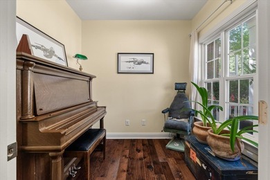 Welcome home to this beautifully maintained 4-bedroom, 2.5-bath - photo 3