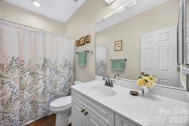 Sought-after, all-brick ranch-style home featuring 4 bedrooms, 3 - photo 11
