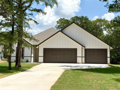 Lake Home For Sale in Lake Kiowa, Texas