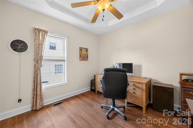 Sought-after, all-brick ranch-style home featuring 4 bedrooms, 3 - photo 12