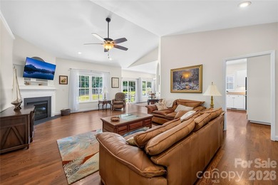 Sought-after, all-brick ranch-style home featuring 4 bedrooms, 3 - photo 13