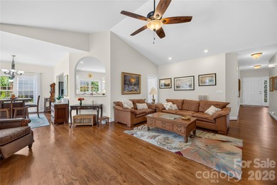 Sought-after, all-brick ranch-style home featuring 4 bedrooms, 3 - photo 16