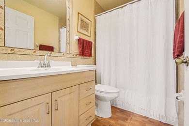 OWNER MOTIVATED! . This inviting property features an open floor - photo 16
