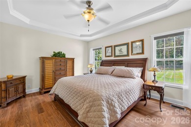 Sought-after, all-brick ranch-style home featuring 4 bedrooms, 3 - photo 23