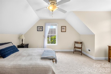 Sought-after, all-brick ranch-style home featuring 4 bedrooms, 3 - photo 32