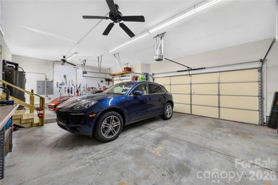 Sought-after, all-brick ranch-style home featuring 4 bedrooms, 3 - photo 36