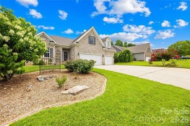 Sought-after, all-brick ranch-style home featuring 4 bedrooms, 3 - photo 45