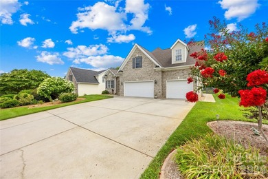 Sought-after, all-brick ranch-style home featuring 4 bedrooms, 3 - photo 47