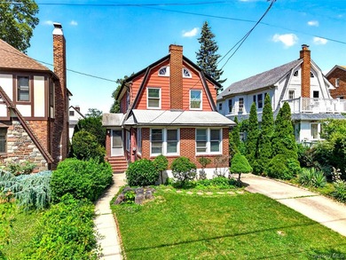 This classic Colonial on a private mid-block lot in Flushing - photo 1