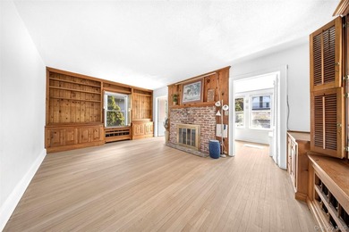 This classic Colonial on a private mid-block lot in Flushing - photo 3