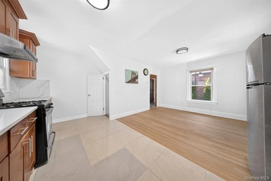 This classic Colonial on a private mid-block lot in Flushing - photo 6