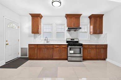 This classic Colonial on a private mid-block lot in Flushing - photo 8