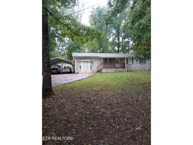 Lake Holiday Home For Sale in Crossville Tennessee