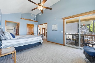 LAKEFRONT 4 bedrooms, 3 full baths with a wonderful view on - photo 13