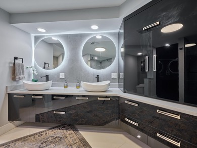 Luxurious Move-in Ready, Fully Updated Waterfront Condo in - photo 15