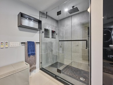 Luxurious Move-in Ready, Fully Updated Waterfront Condo in - photo 17